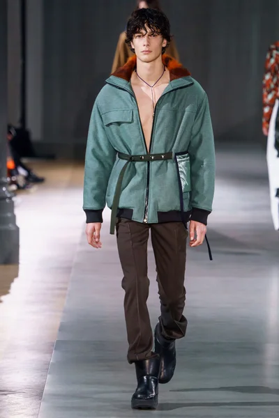 Look 8